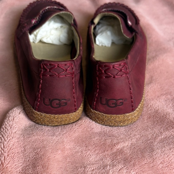 UGG Women's Maroon Moccasins with Woven Detail - Picture 3 of 5
